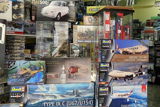 Auto, treni, aerei, navi: � l'arte del modellismo. �Ma il mercato online lo sta uccidendo�